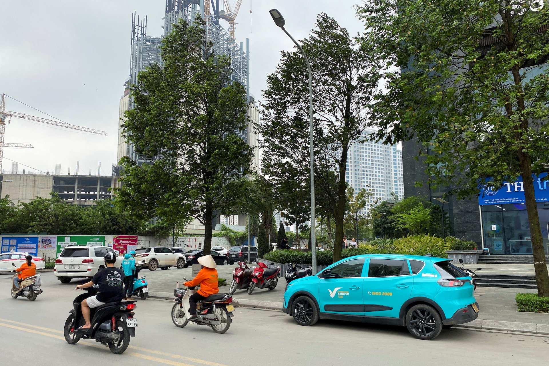 Mobil Listrik Melaju Lebih Cepat, ESDM Kejar 192.251 SPKLU Hingga 2034