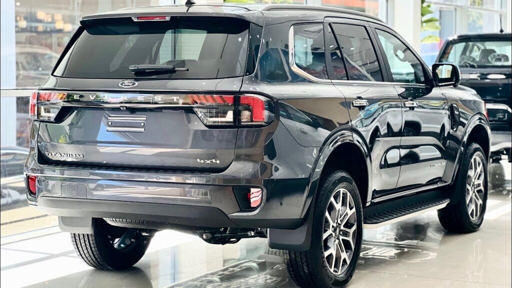 Kabin 7 Penumpang yang Lega dan 4WD, Ford Everest Titanium Siap Dipakai Harian hingga Luar Kota
