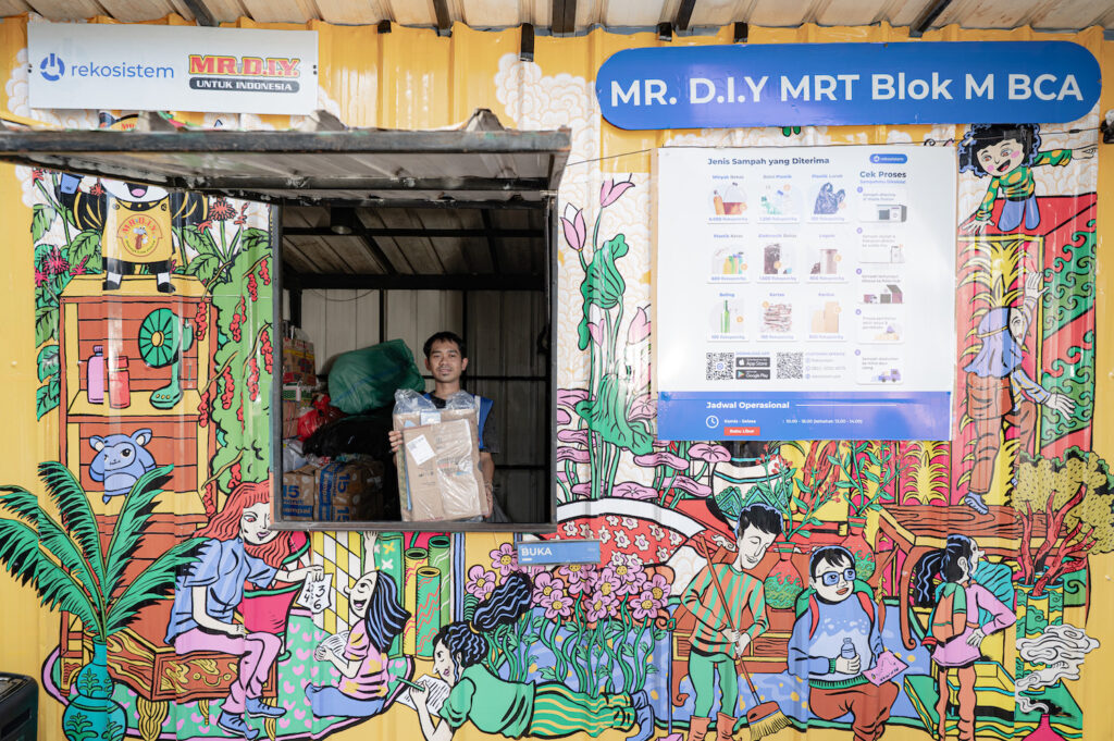 Di MRT Blok M, MR.D.I.Y. Uji Cara Baru Memilah Sampah Yang Lebih Mudah Dan Beri Insentif