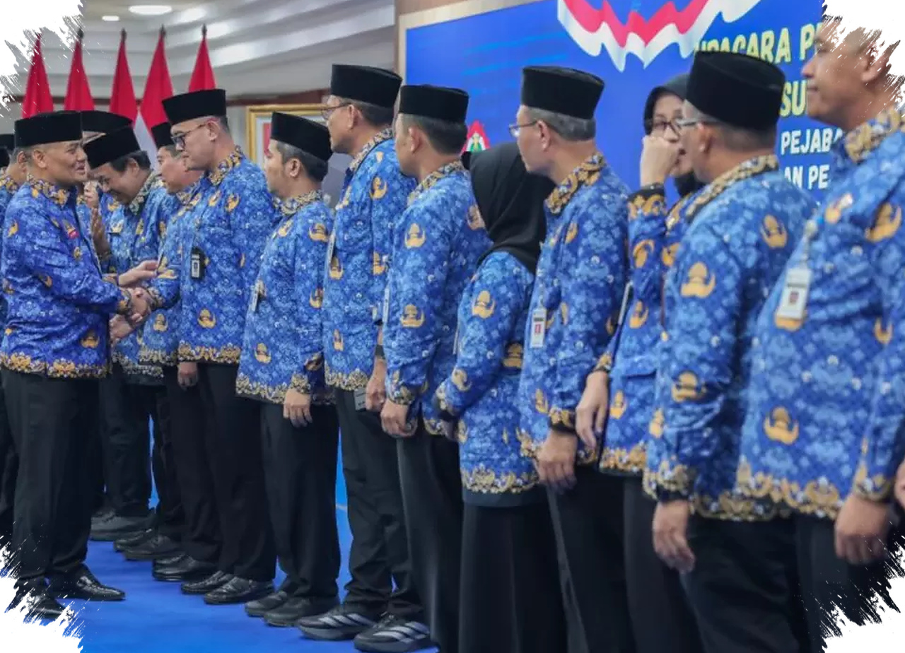 Aduan Warga Jateng Wajib Dituntaskan Dalam 1 X 24 Jam, Ahmad Luthfi Lantik 27 Pejabat Baru