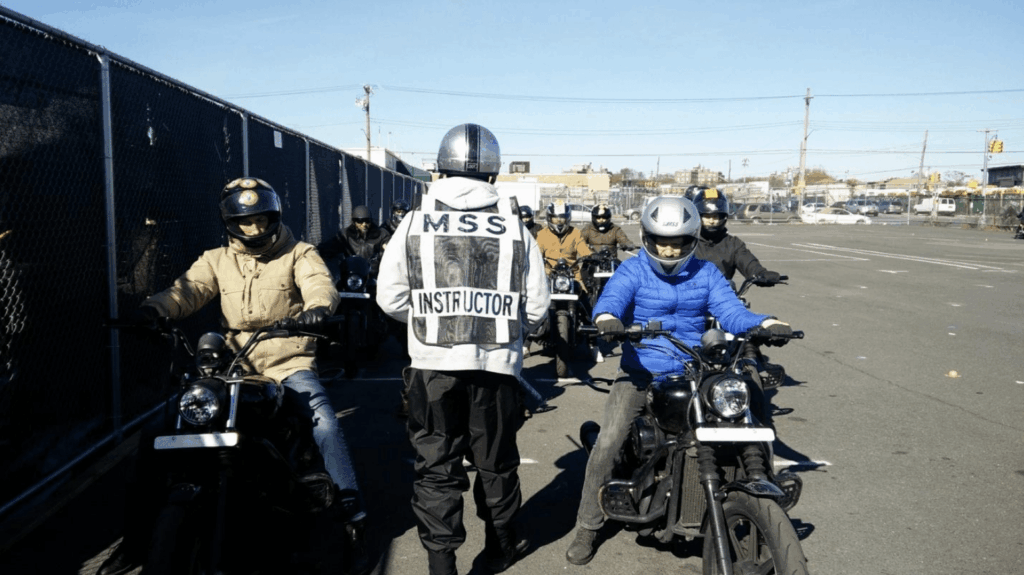 Kartini Muda Jambi Dibekali Safety Riding, Dari Seminar Hingga City Rolling Bersama Sinsen