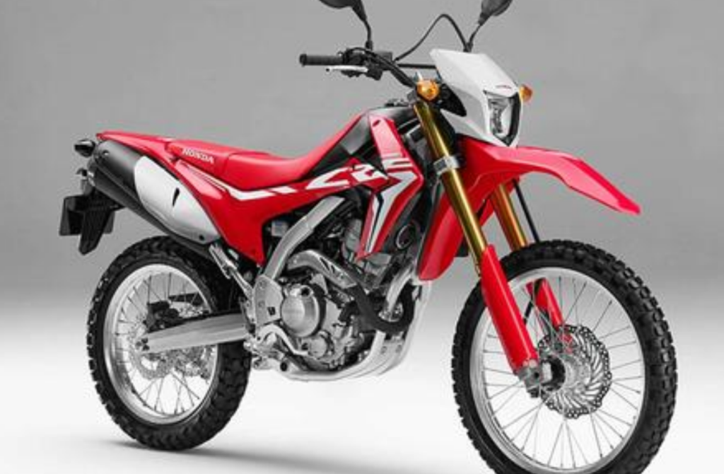 Untuk Pemula di Jalur Trail, CRF150L Lebih Mudah Dikuasai Ketimbang WR155R yang Lebih Berat