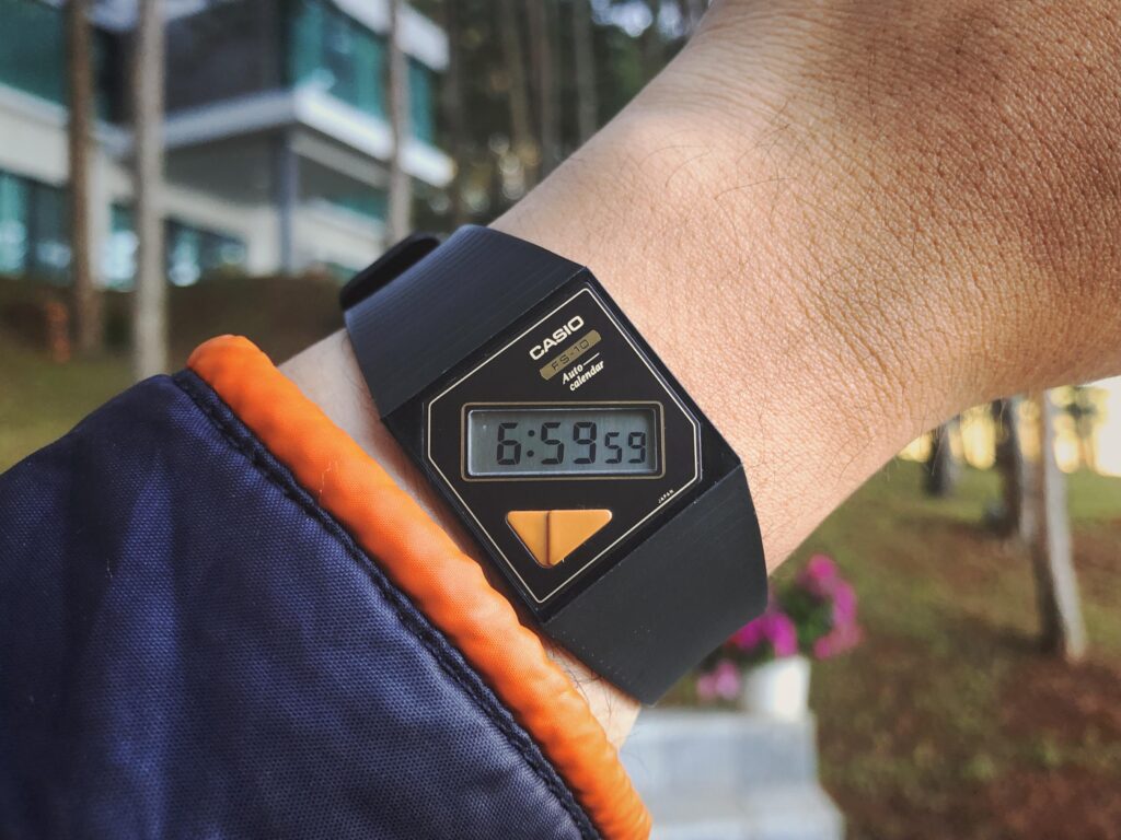 Tiga Jam Digital Kotak Baru Dari Casio, Getar, Dua Zona Waktu, Dan Baterai 10 Tahun Menjadi Andalan