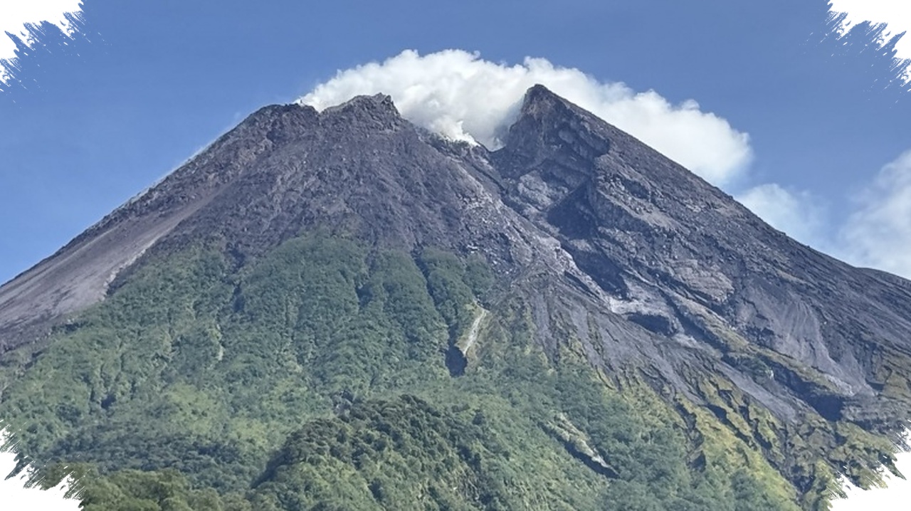 Larangan Masih Berlaku, Puluhan Pendaki Tetap Nekat Naik Merapi Demi Pengakuan Sosial