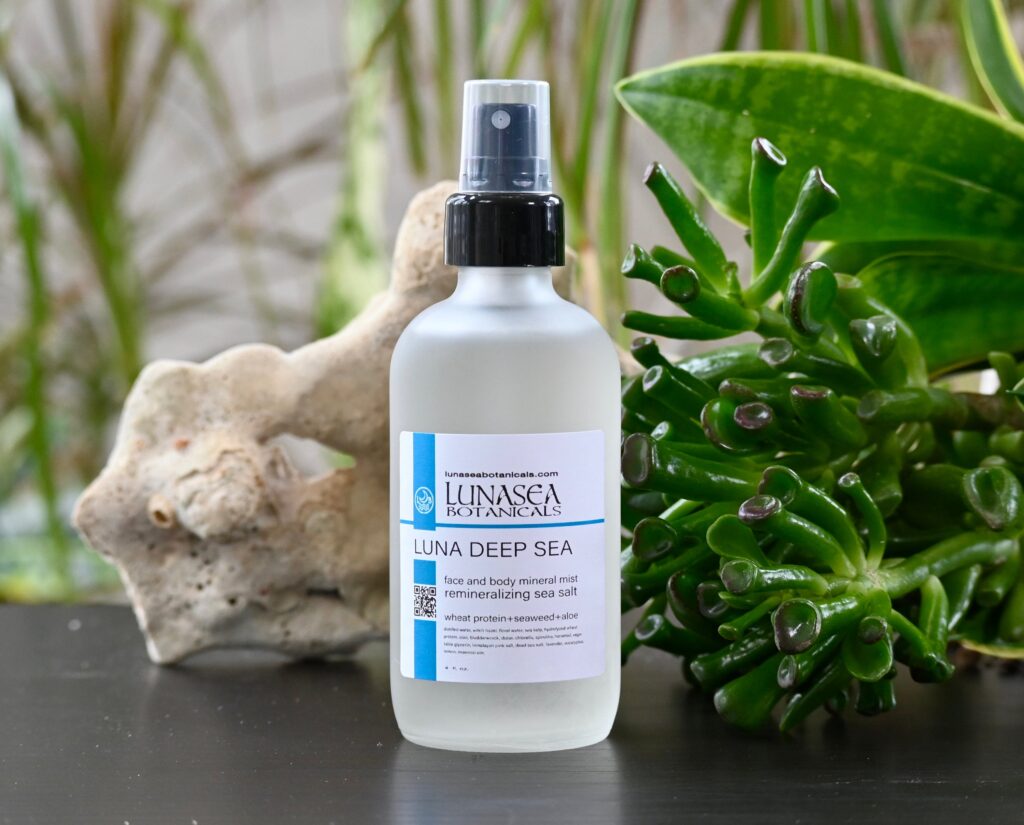 Saat Wajah Mudah Perih, 4 Face Mist Sea Water Ini Bantu Redakan Dan Melembapkan
