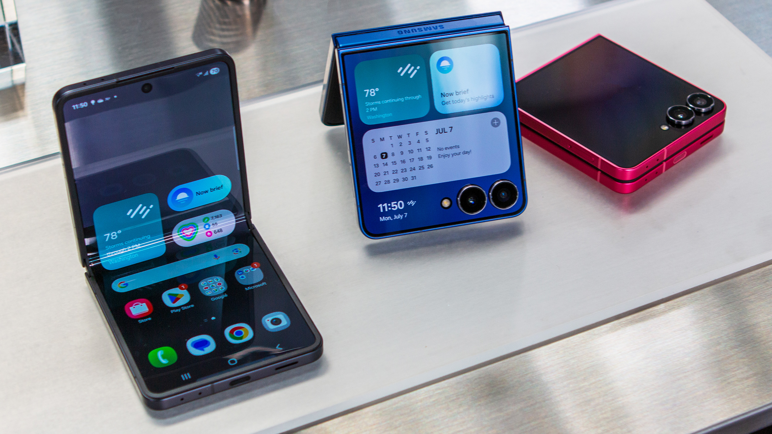 Samsung Siapkan Galaxy Z Flip 8 Yang Lebih Ringkas, Lipatan Layar Kabarnya Makin Samar