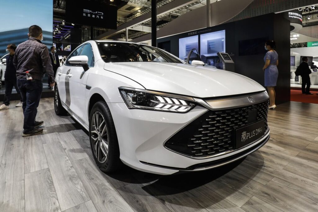 Linghui e9 Andalan Baru BYD, Sedan Bisnis Dengan Isi Ulang Sangat Cepat Dalam 9 Menit