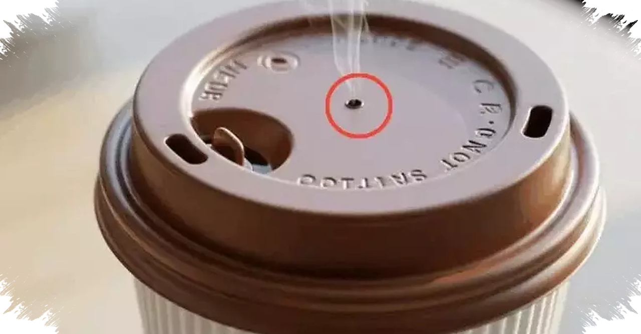 Lubang Ventilasi Kecil Di Tutup Kopi, Kunci Aliran Stabil Dan Tegukan Lebih Aman