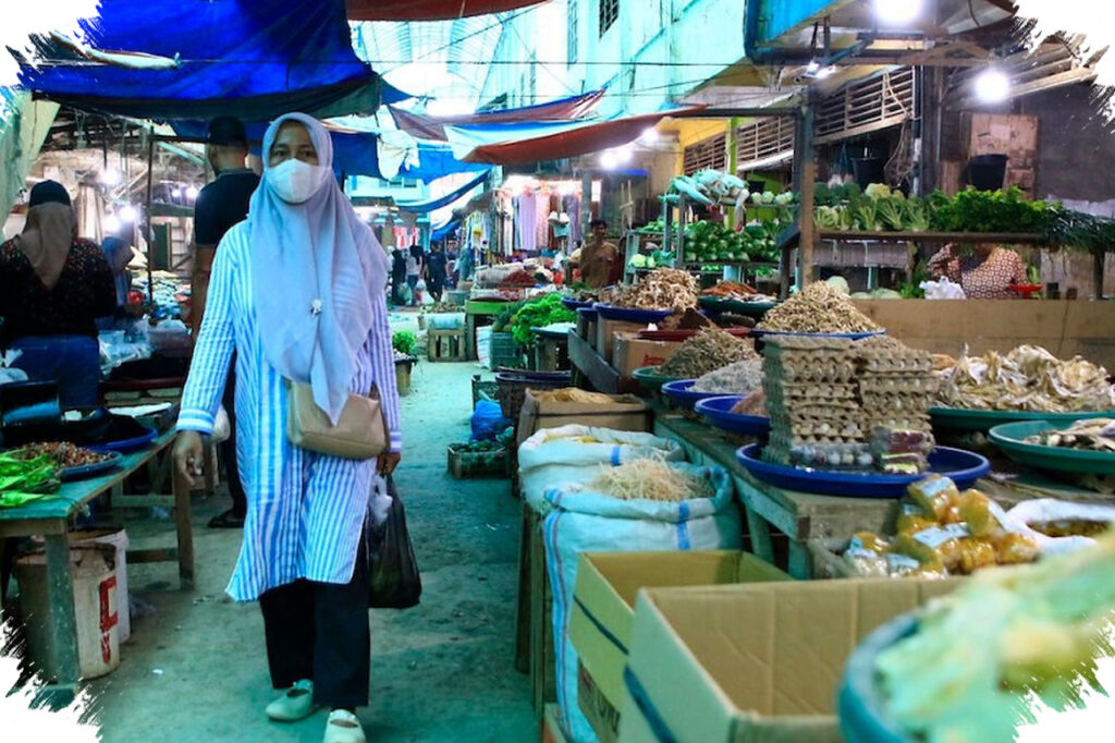 Pasar Kuala Simpang Mulai Berdenyut Lagi, Pasokan Ikan Kembali Masuk Meski Atap Belum Pulih