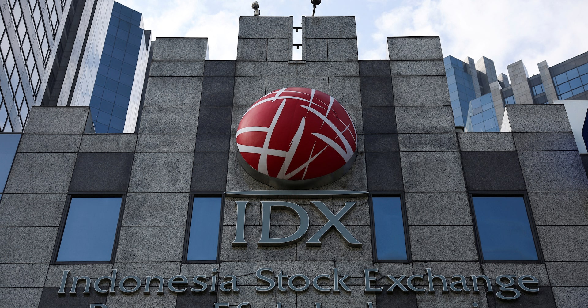 Tekanan Big Bank Membuat IHSG Terkapar Lagi Di Bawah 7.100, Pagi Ini Melemah 0,58 Persen