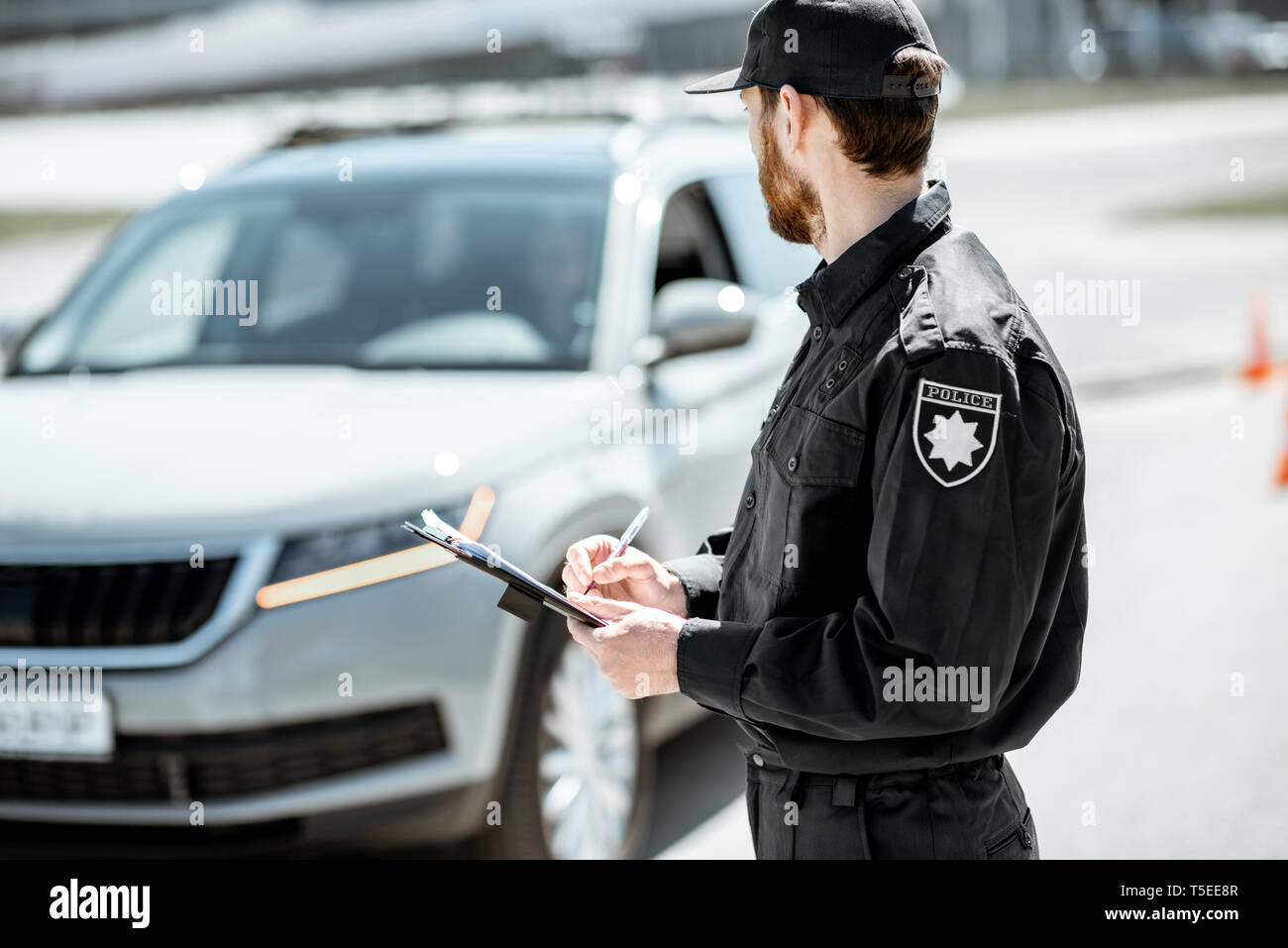 SIM Lebih Dulu Ditahan Saat Tilang, Begini Alasan Polisi Tidak Memilih STNK