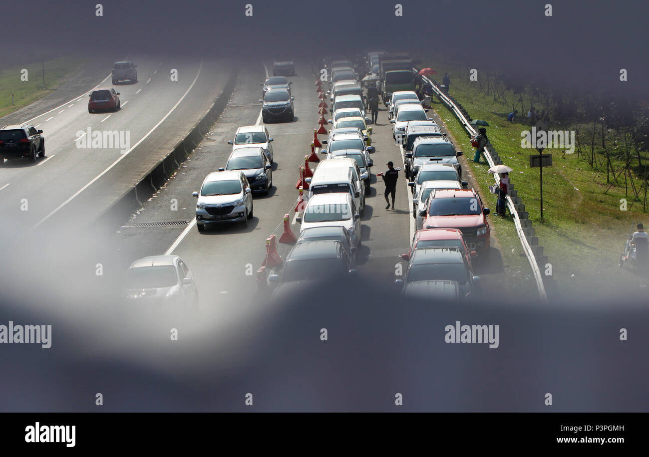 One Way Puncak Bisa Berubah Mendadak, Jam Padat Hari Ini Perlu Dipantau Ketat