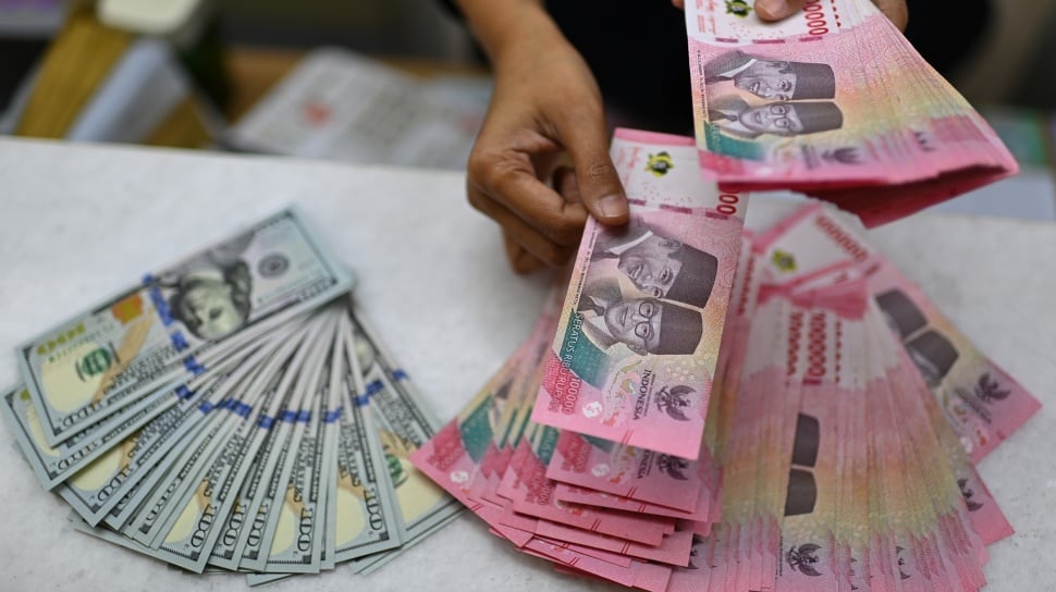 Pelemahan Rupiah Ke Rp17.685 Bikin Harga Barang Impor Kian Rawan Naik, Warga Waswas