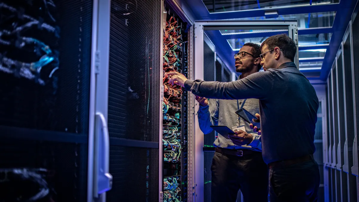 CBRE Kantongi Laba Lebih Tinggi Saat Pusat Data AI Berebut Lahan, Air, Dan Listrik