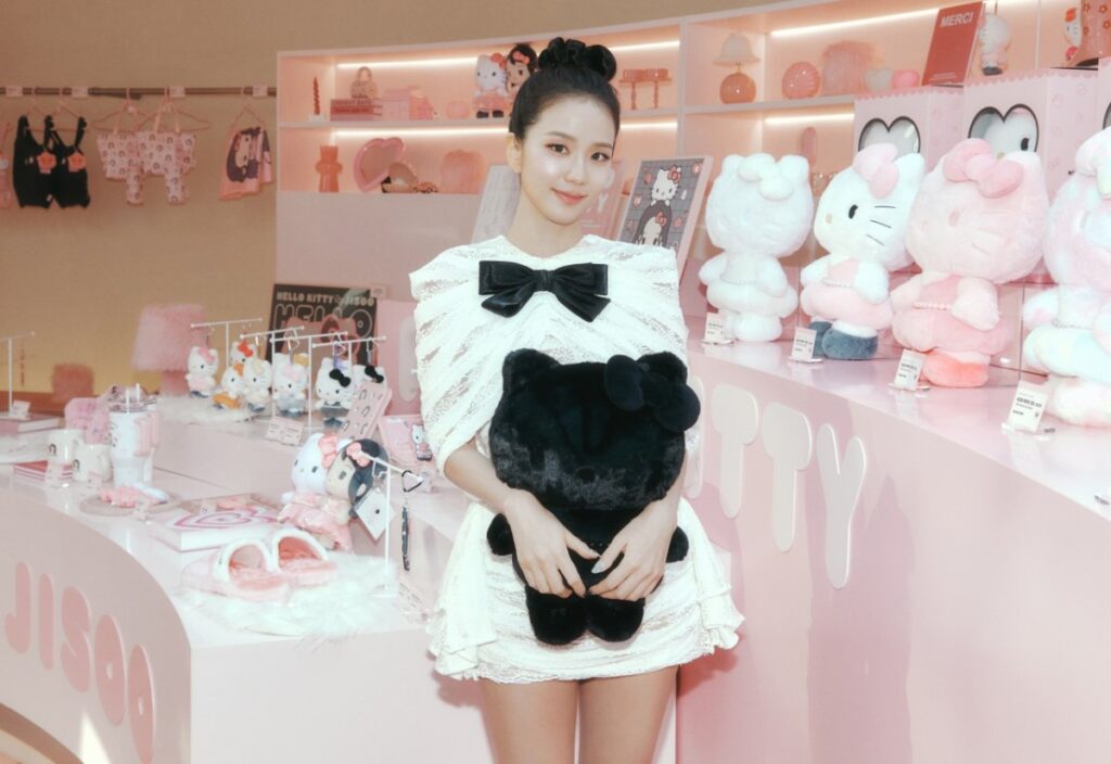 Belanja Merchandise Hello Kitty X Jisoo Di Kota Kasablanka, Bisa Kantongi Cashback Rp500 Ribu