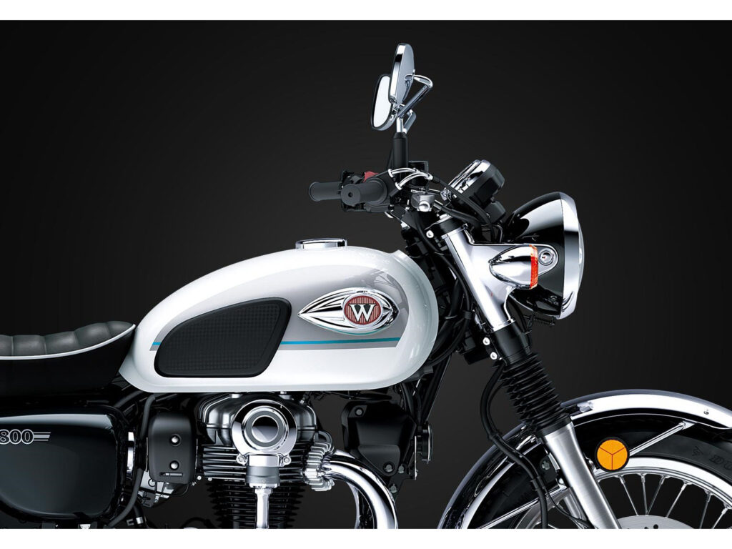 Kawasaki W800 2026 Dibanderol Rp 322,5 Juta, Motor Klasik Dua Silinder yang Tetap Memikat