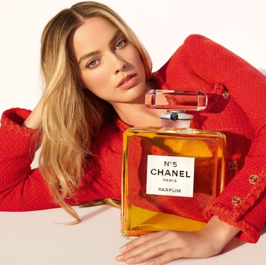 Parfum Sandalwood Lokal yang Tetap Sopan Di Kantor, Tahan di Ruang Ber-AC
