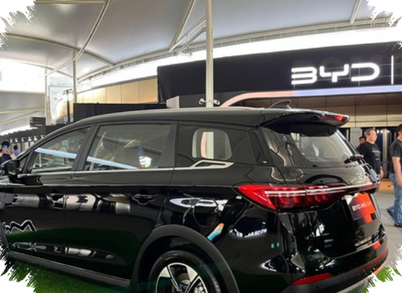 Jarak Tempuhnya Tembus Lebih Dari 1.000 Km, BYD M6 DM Hadir Dengan Sistem Plug-in Hybrid