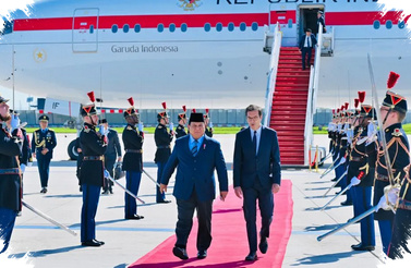 Diaspora Indonesia Sambut Prabowo Di Paris, Salat Idul Adha Jadi Awal Lawatan Resmi