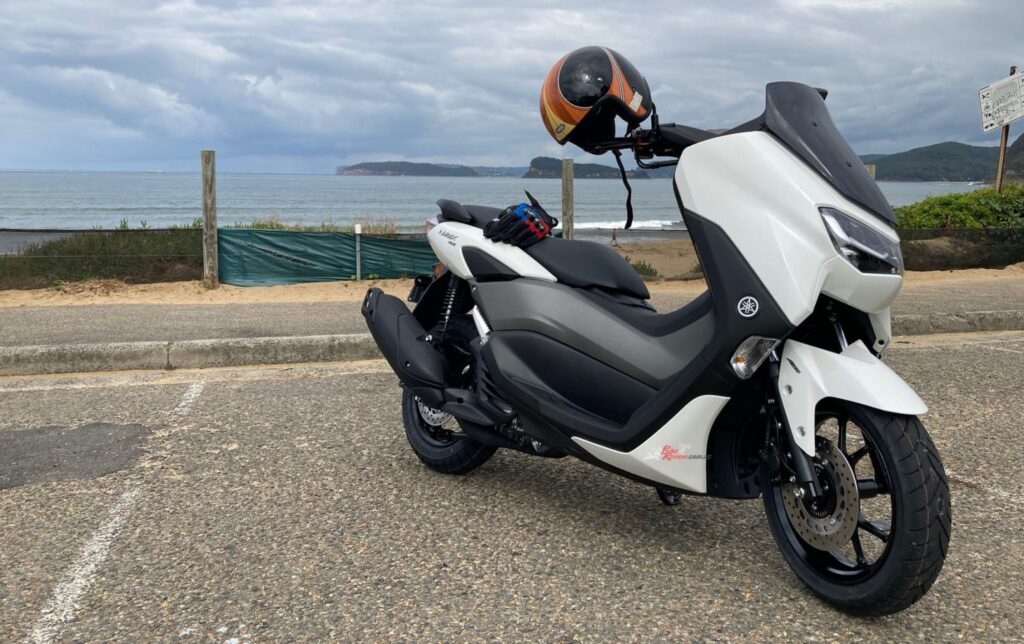 Bodi Besar Yamaha NMAX 155, Stabil Untuk Touring Tapi Kurang Lincah Di Kota