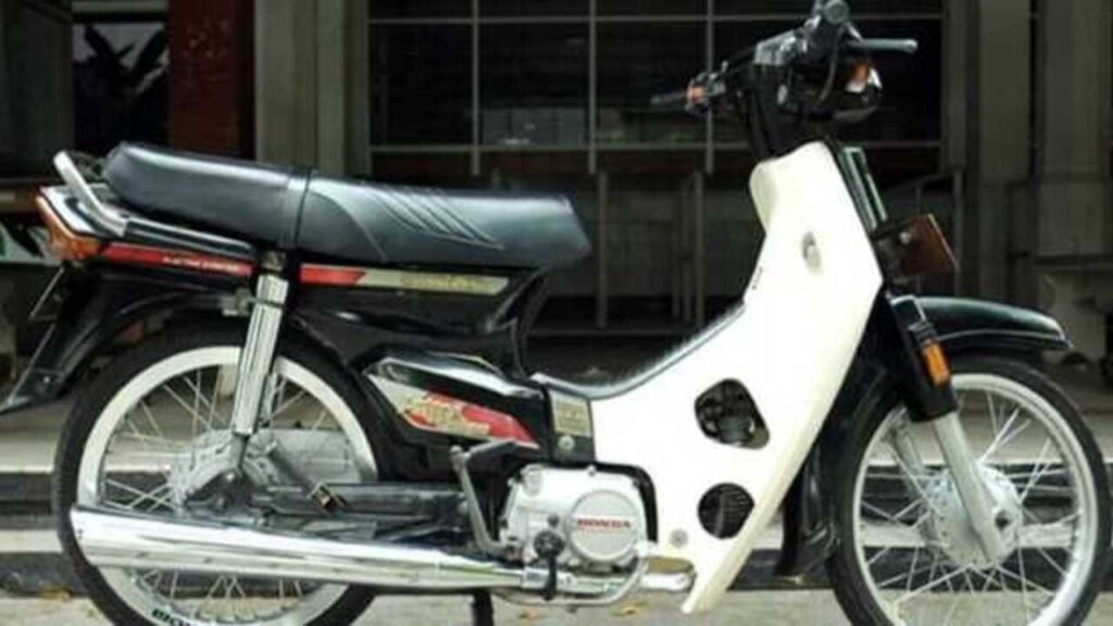 Astrea Prima Kembali Diburu Kolektor, Konsumsi Iritnya Masih Sulit Ditandingi Motor Baru