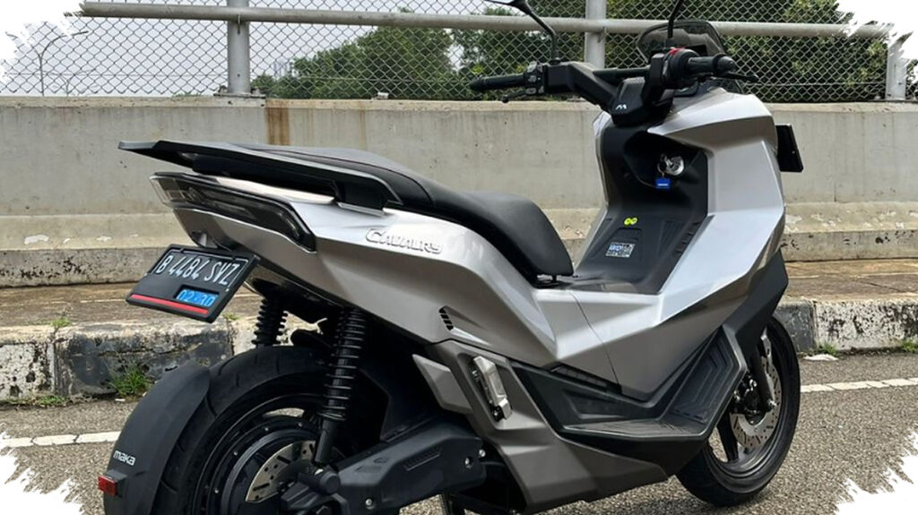 Baterai 160 Km Sekali Cas Jadi Andalan Motor Listrik Gambot Bergaya NMAX