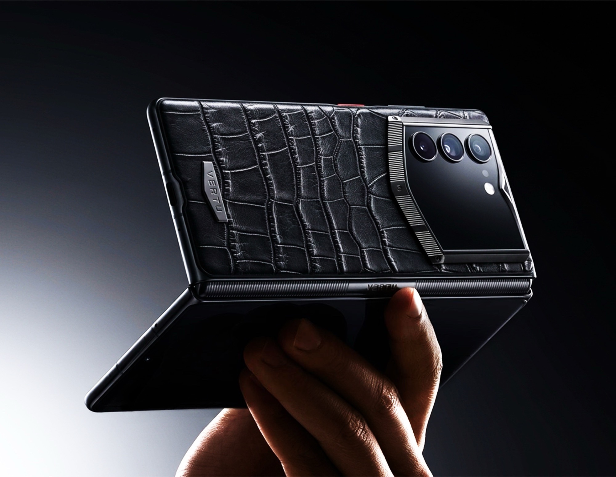 Kamera Telephoto 5 MP Jadi Titik Lemah Vertu AlphaFold, Padahal Bodinya Berlapis Kulit Aligator