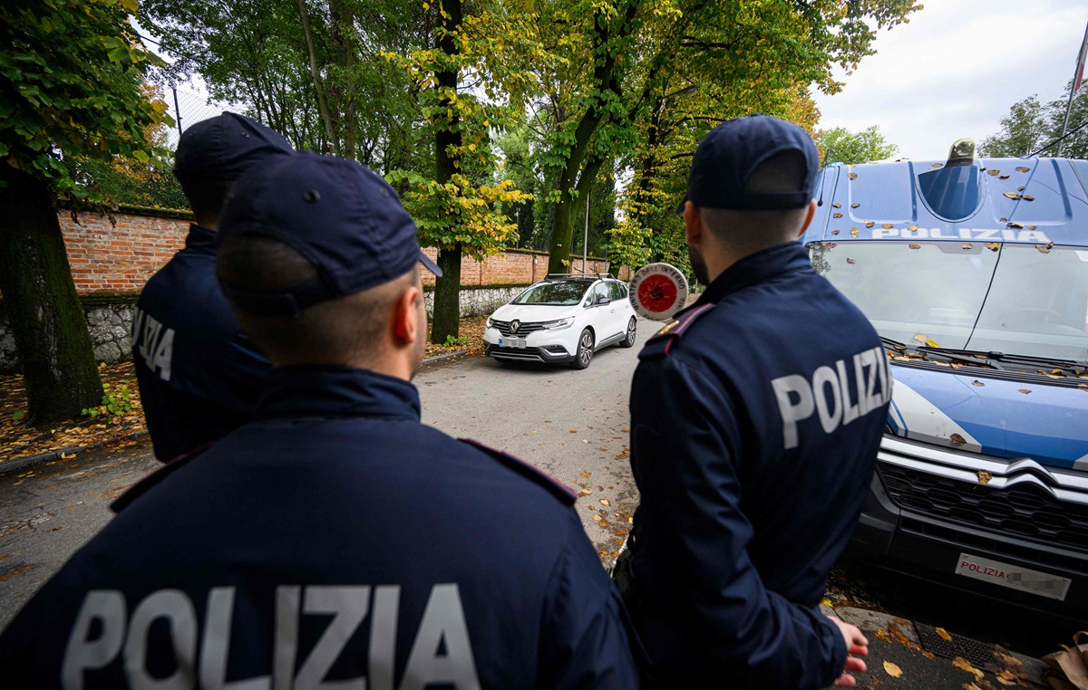 Dua Warga Pakistan Ditangkap Usai Rekaman CCTV Diduga Tunjukkan Pembakaran Minivan di Italia