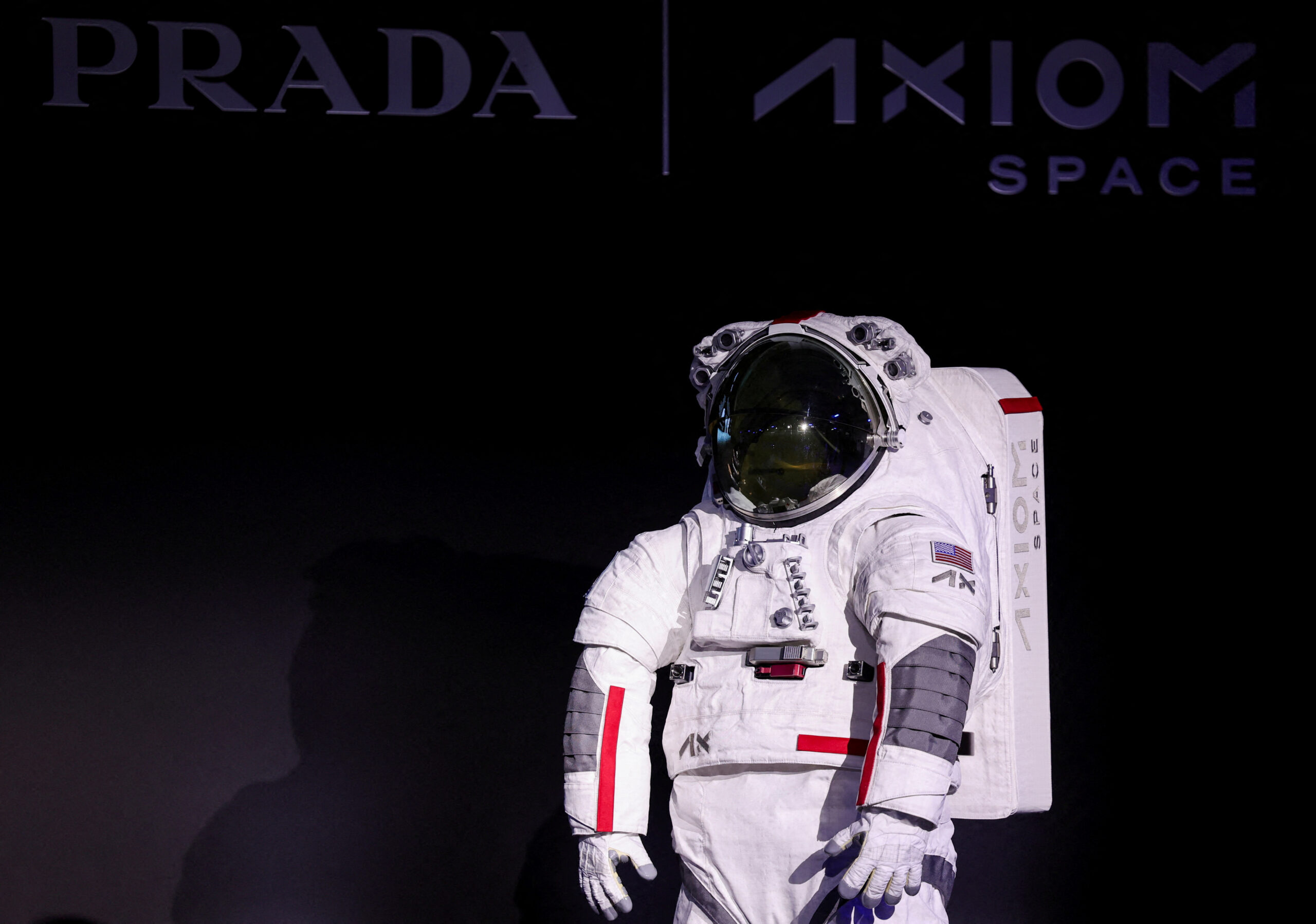 LCVG Prada Untuk NASA, Pakaian Dalam Astronot Yang Menahan Ekstrem Bulan