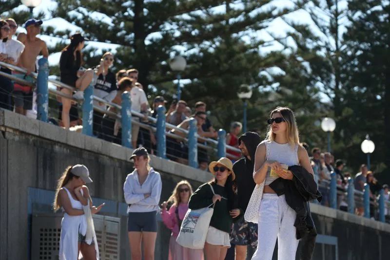 Serangan Hiu di Coogee Beach, Peselancar 30 Tahun Alami Luka Berat di Lengan dan Kaki