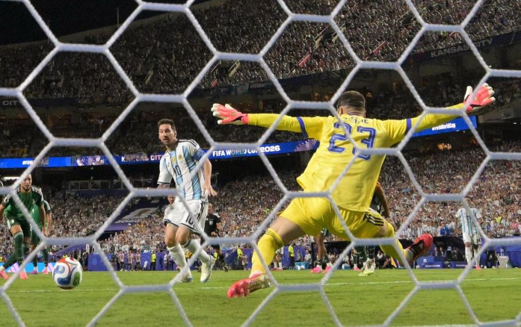 Messi Cetak Hattrick ke Gawang Aljazair, Masuk Lingkaran Elite Piala Dunia