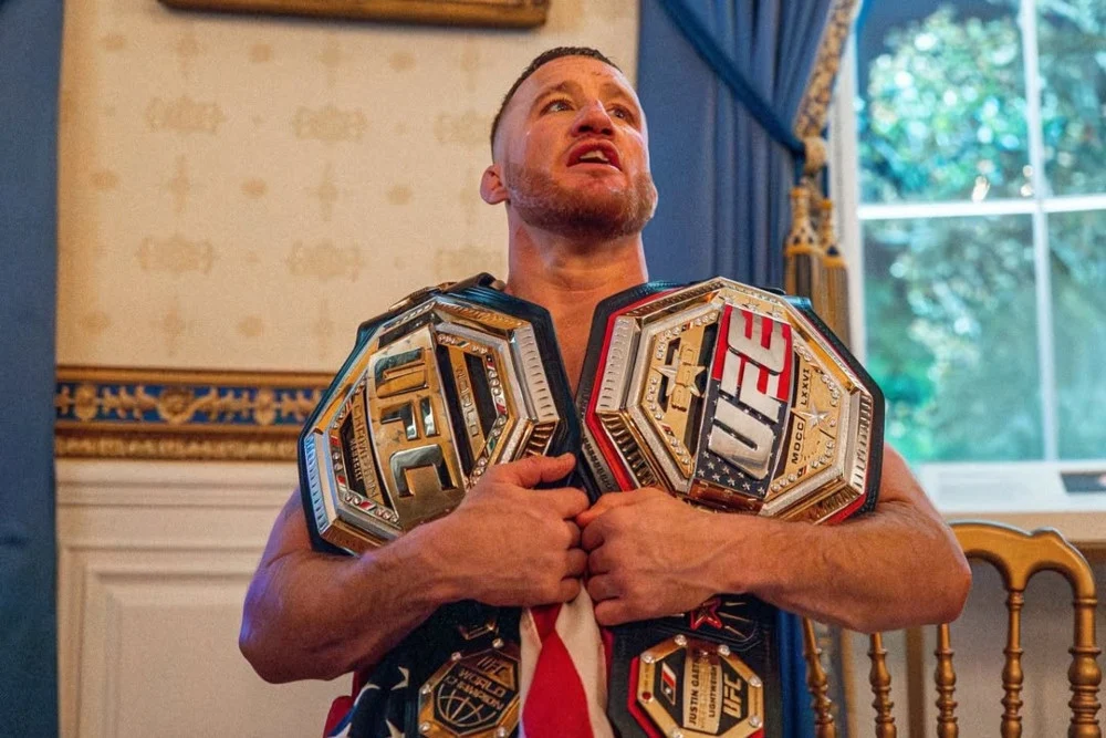 Gaethje Rebut Sabuk Lightweight UFC, Topuria Akhirnya Tak Tahan