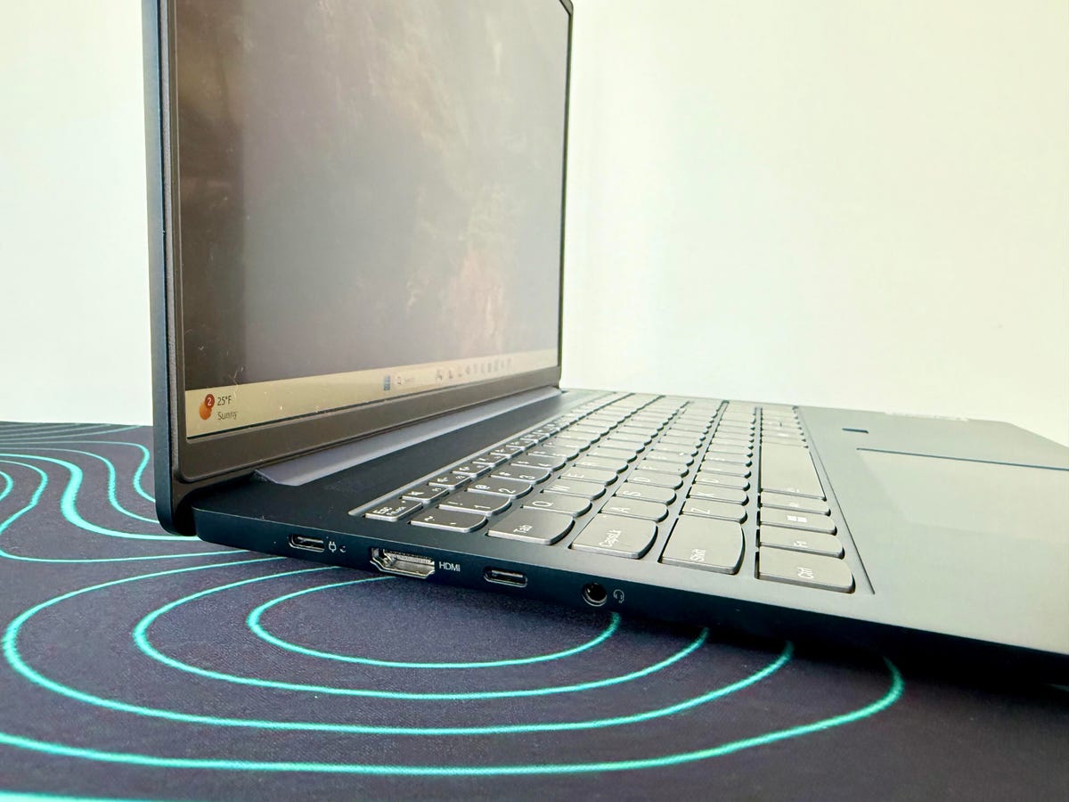 Lenovo IdeaPad Slim 5i Gen 9, Layar OLED 16 Inci dan Core Ultra Jadi Andalan