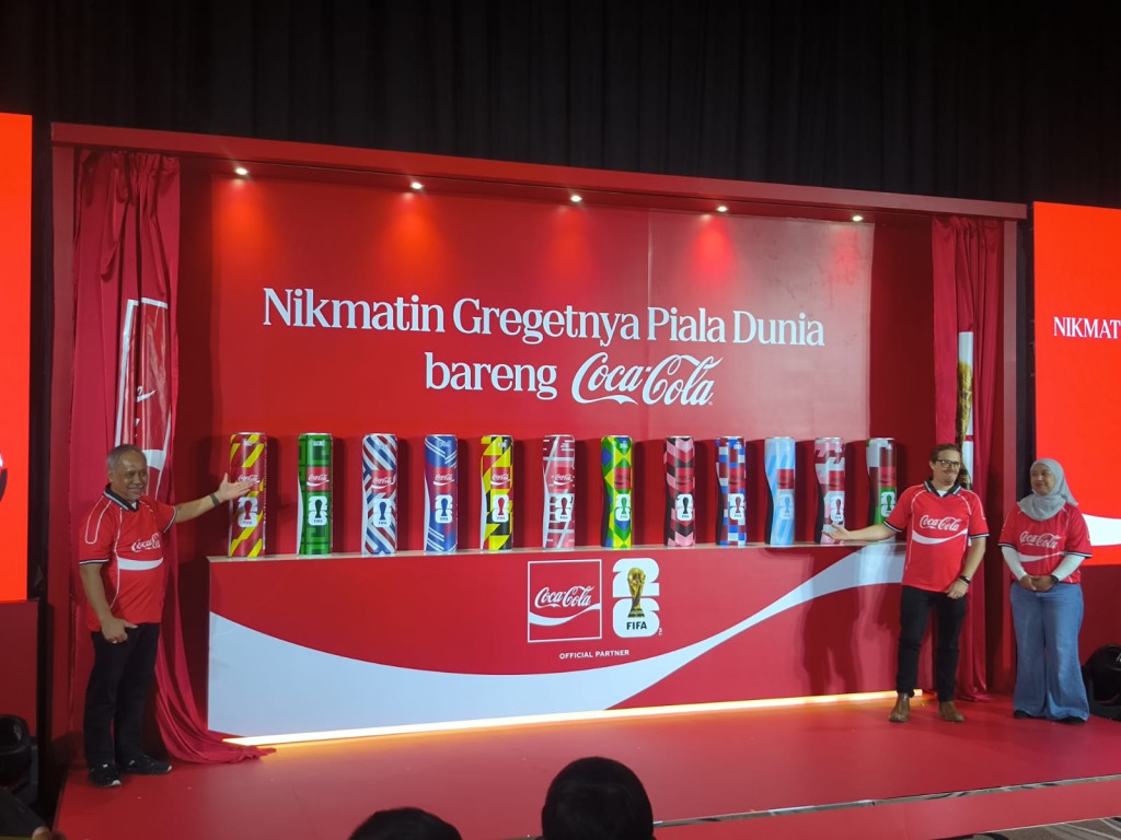 KRL Disulap Jadi Ruang Piala Dunia, Coca-Cola Bawa Kaleng Khusus dan Lagu Lokal