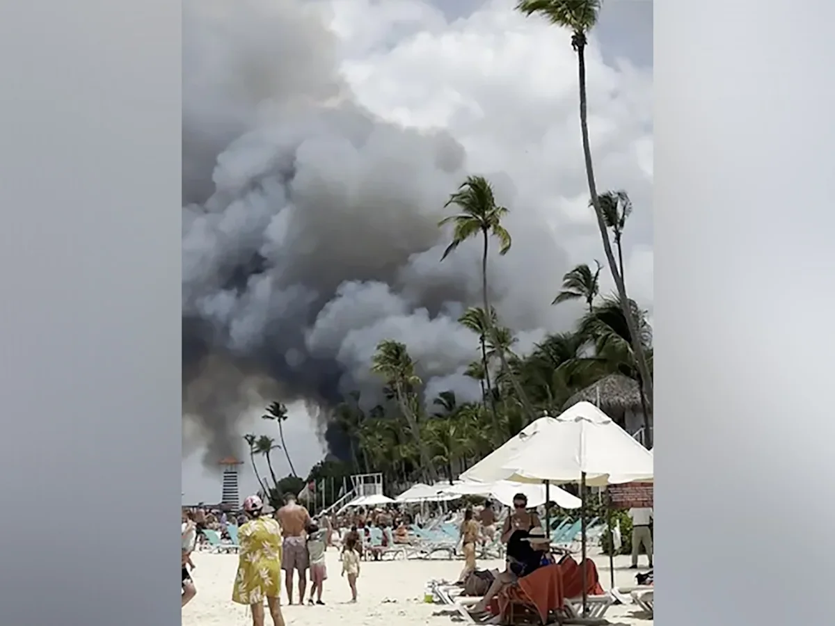 Api Besar di Viva Dominicus, Ribuan Tamu Dievakuasi dan Satu Wisatawan Tewas