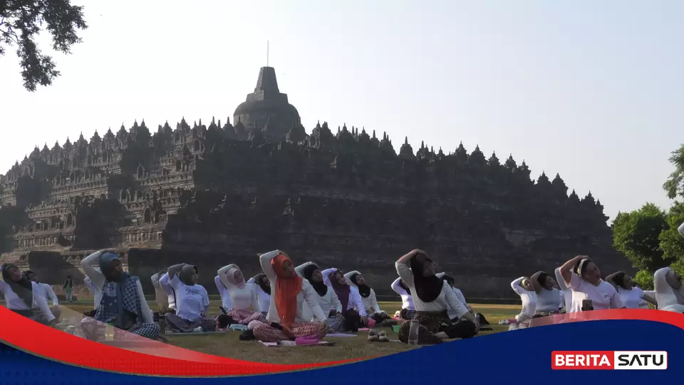 Borobudur Jadi Ruang Hening, Yoga Pagi Ini Menyatukan Alam dan Warisan Budaya