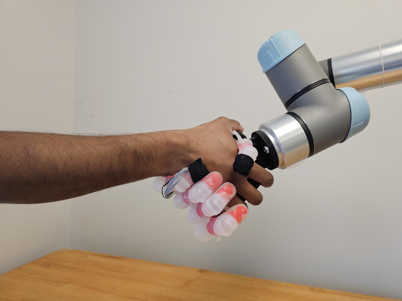 Robot Industri Mulai Belajar dari Sentuhan Manusia, Ini Dampaknya bagi Pegangan Cerdas