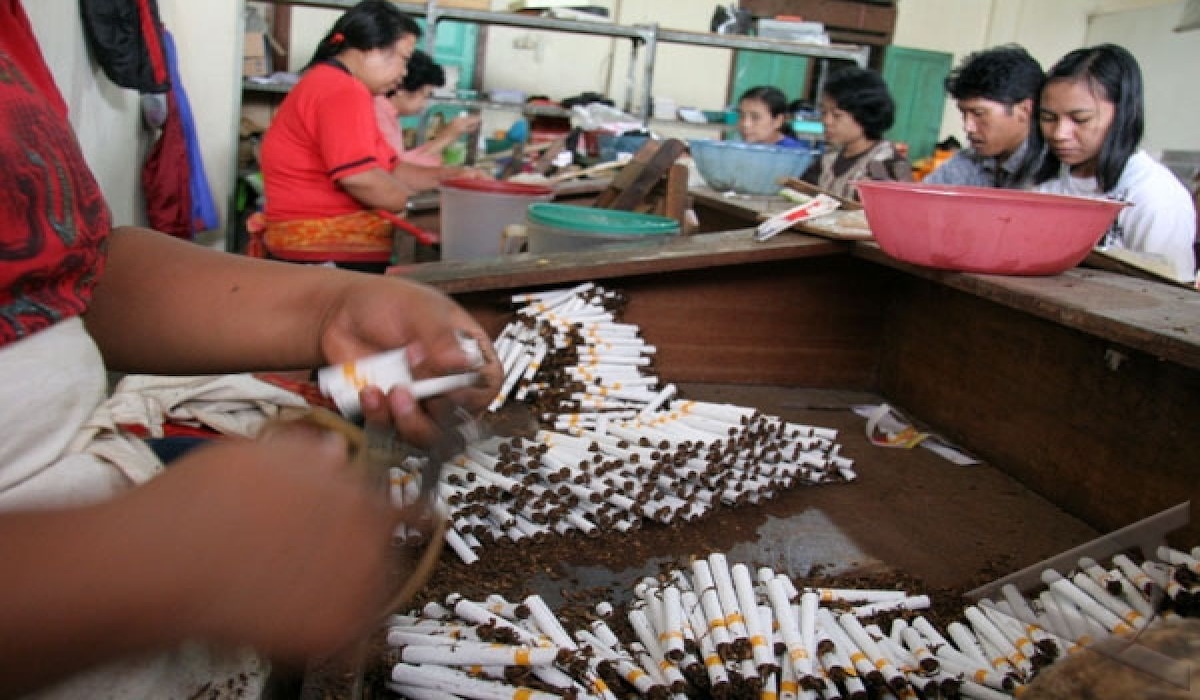 Kenaikan Cukai Tembakau Memicu Kekhawatiran PHK di Industri Padat Karya