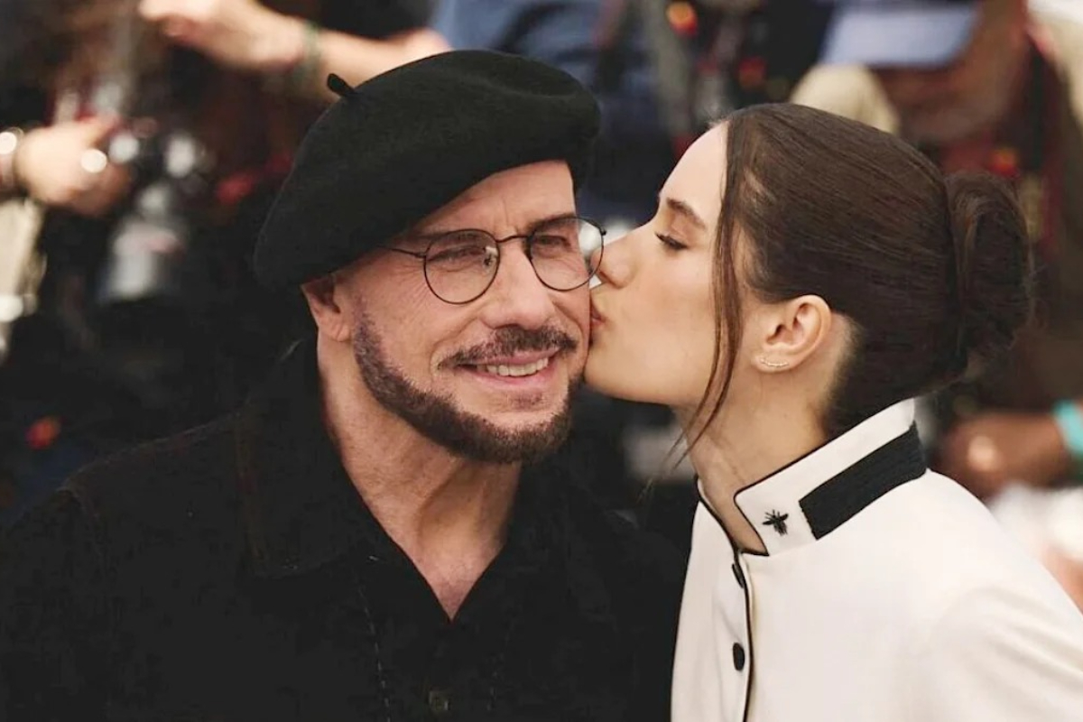 Ella Bleu Tetap Menjadi Pusat Hidup John Travolta di Tengah Deretan Kehilangan