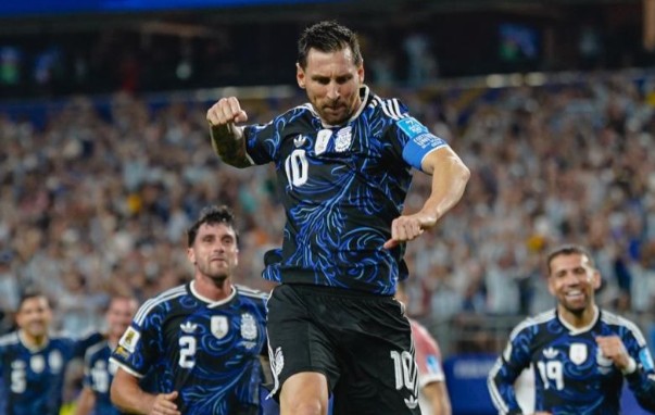 Messi Cetak Gol Penentu, Argentina Sapu Bersih Fase Grup dengan Rekor Sempurna