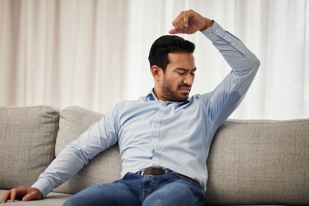 10 Penyebab Bau Badan pada Pria yang Sering Tak Disangka, Bukan Soal Keringat Saja