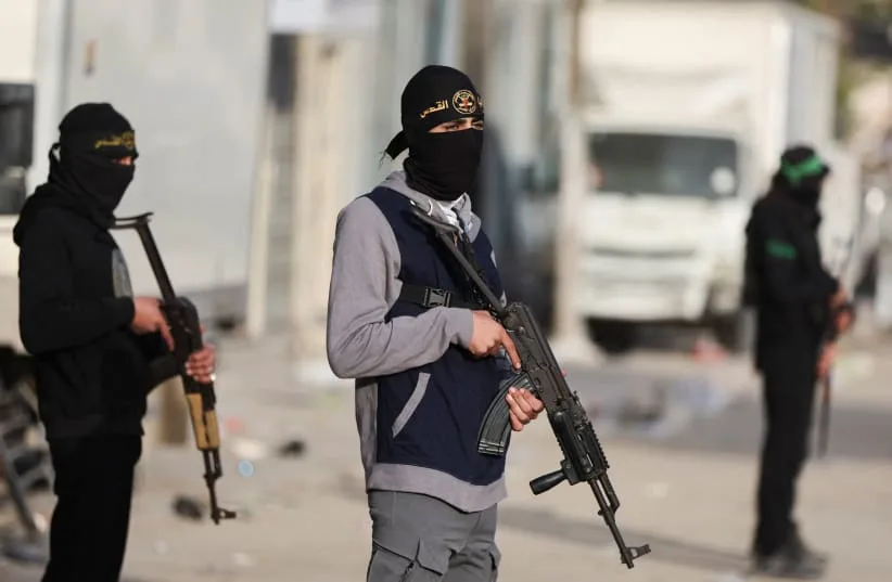 Ketakutan Membungkam Gaza, Hamas Tetap Menjaga Cengkeramannya di Jalanan