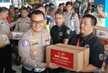 15.000 Paket Bansos Polri Mengalir di Jabodetabek, Warga Cikeas Udik Ikut Merasakan