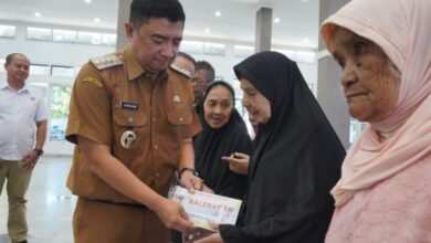 Garut Salurkan Balebat Rp2 Juta, Seribu Keluarga Miskin Ekstrem Jadi Sasaran Awal