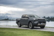 Hilux BEV Mengusik Pasar Pikap Diesel, Toyota Tawarkan Opsi Listrik Mulai Rp870 Juta