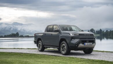 Hilux BEV Mengusik Pasar Pikap Diesel, Toyota Tawarkan Opsi Listrik Mulai Rp870 Juta