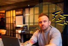 5 Trik Setelah Begadang Nonton Bola agar Tetap Segar di Kantor