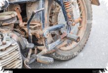 Karat Dan Kotoran Sering Membuat Standar Samping Motor Seret, Ini Cara Mengatasinya