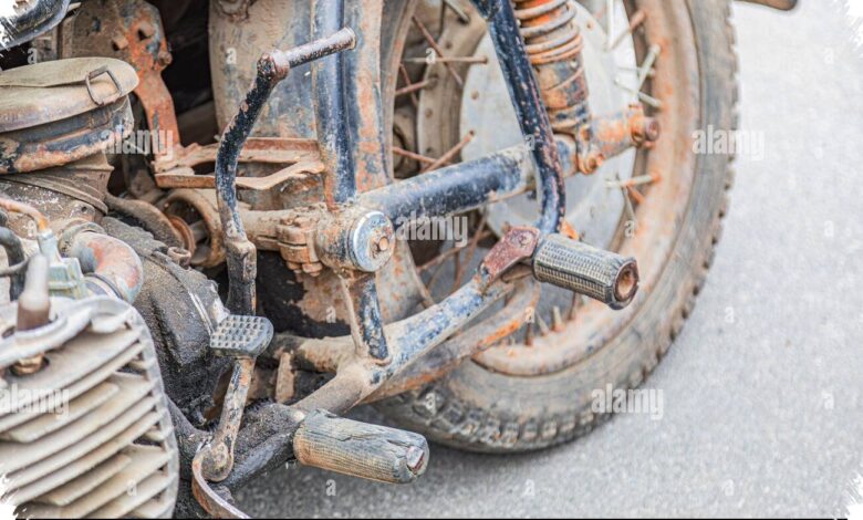 Karat Dan Kotoran Sering Membuat Standar Samping Motor Seret, Ini Cara Mengatasinya