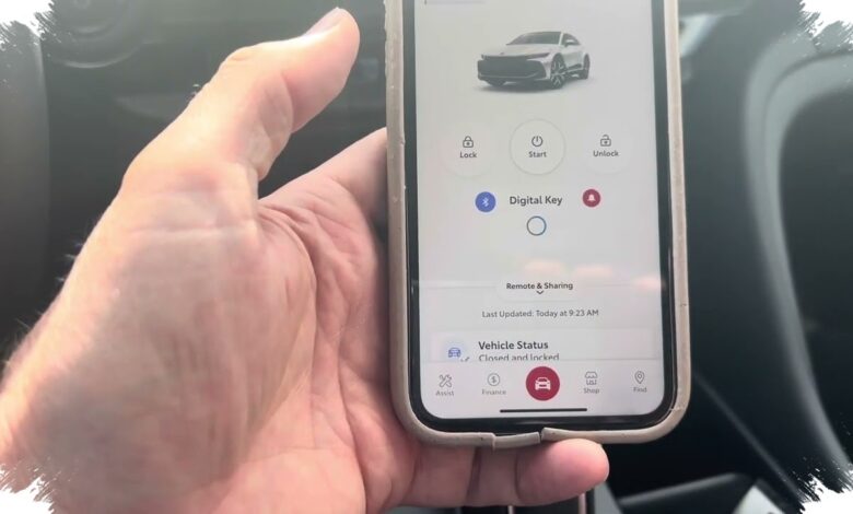 Toyota Crown Naik Kelas, PHEV Lebih Terjangkau dan Kunci Digital Hadir di Semua Model